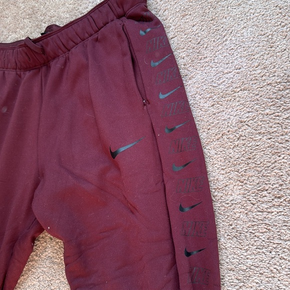 Nike joggers - Picture 2 of 3